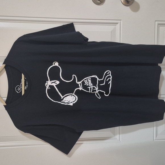 Uniqlo Snoopy Tee Shirt - Picture 1 of 7
